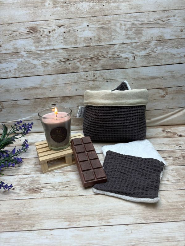 Toallitas desmaquillante, vela y jabón con olor a chocolate