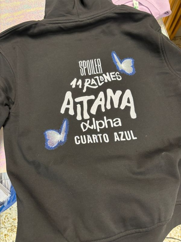 Sudadera con capucha de Aitana
